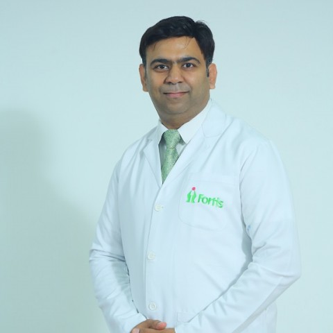 Dr. Roopak Wadhwa Internal Medicine | General Physician Fortis Hospital, Shalimar Bagh